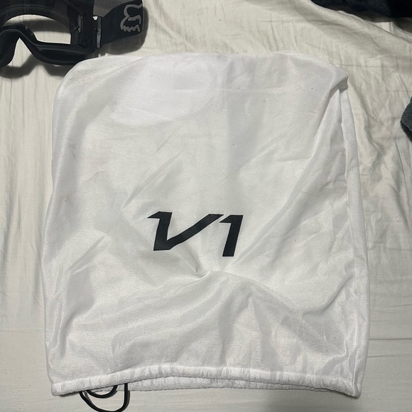 Fox Dual-Tone VR Helmet - Picture 9 of 10